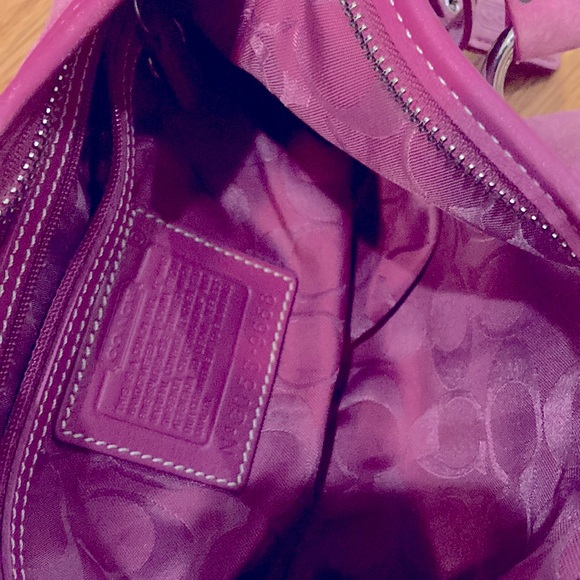 COPY - Coach fuchsia suede leather shoulder bag - Picture 5 of 8